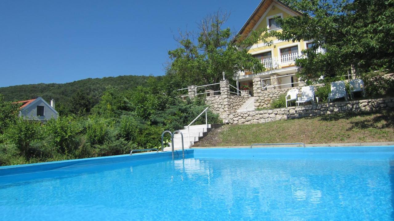 Villa Suemeg Exterior photo